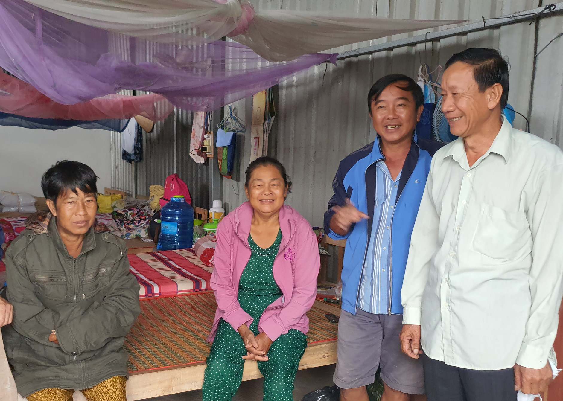 Người đàn ông xây nhà "rủ" người chạy thận vào ở miễn phí