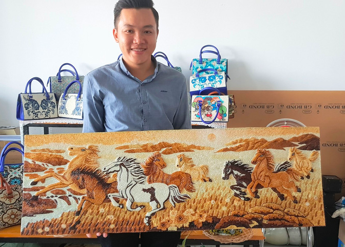 &Yacute; tưởng t&aacute;o bạo của ch&agrave;ng trai l&agrave;m t&uacute;i x&aacute;ch v&agrave; tranh gạo - Ảnh 6.