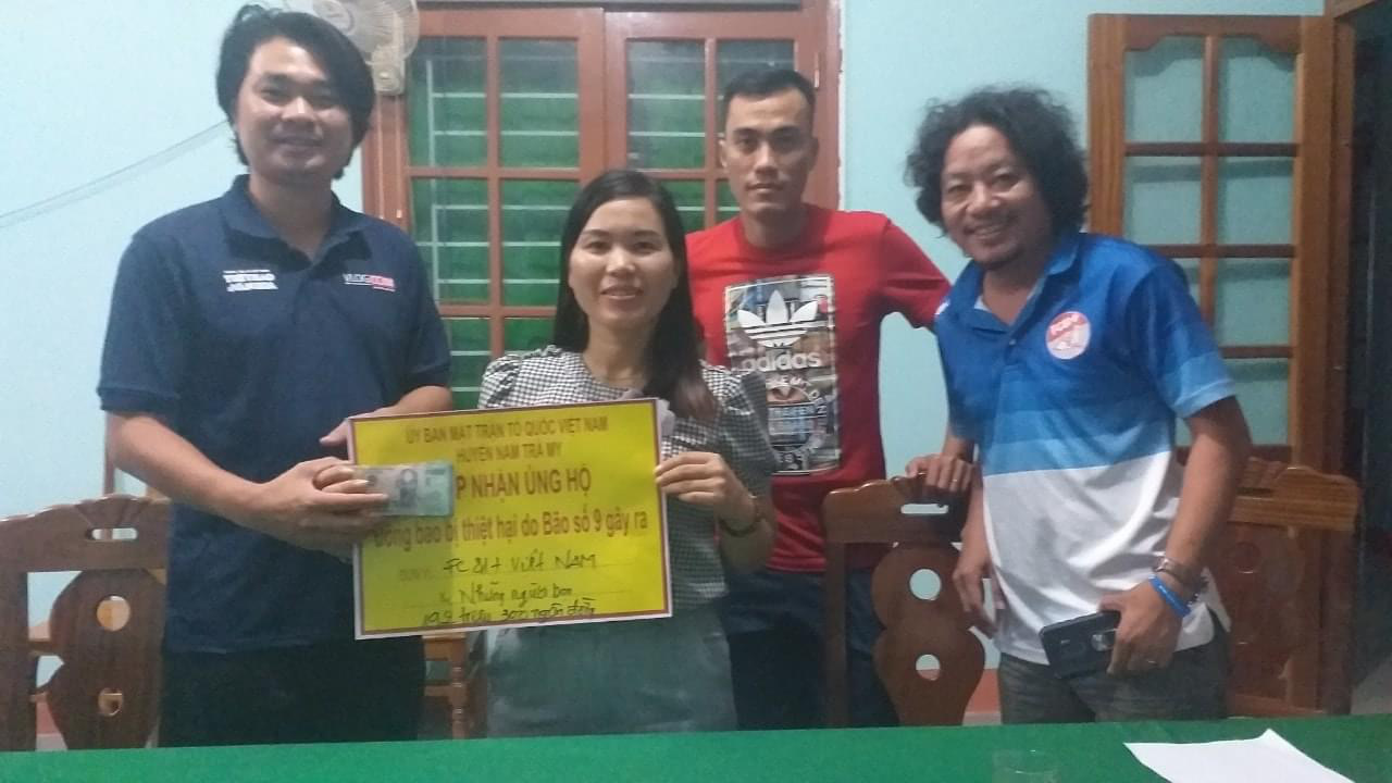 Sân bóng tình người - Ảnh 11.
