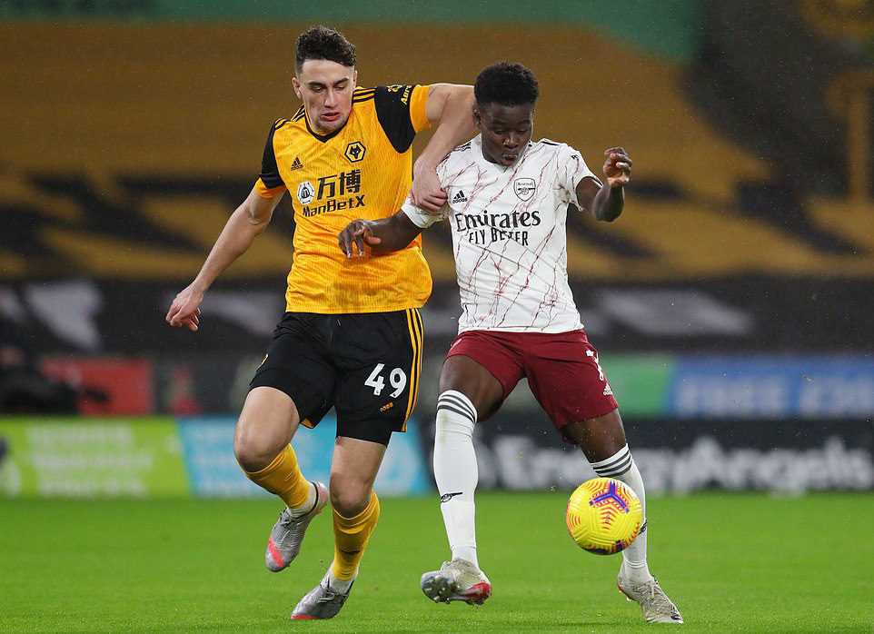 2 thẻ đỏ ngỡ ng&agrave;ng, Ph&aacute;o thủ thua ngược Wolverhampton - Ảnh 1.
