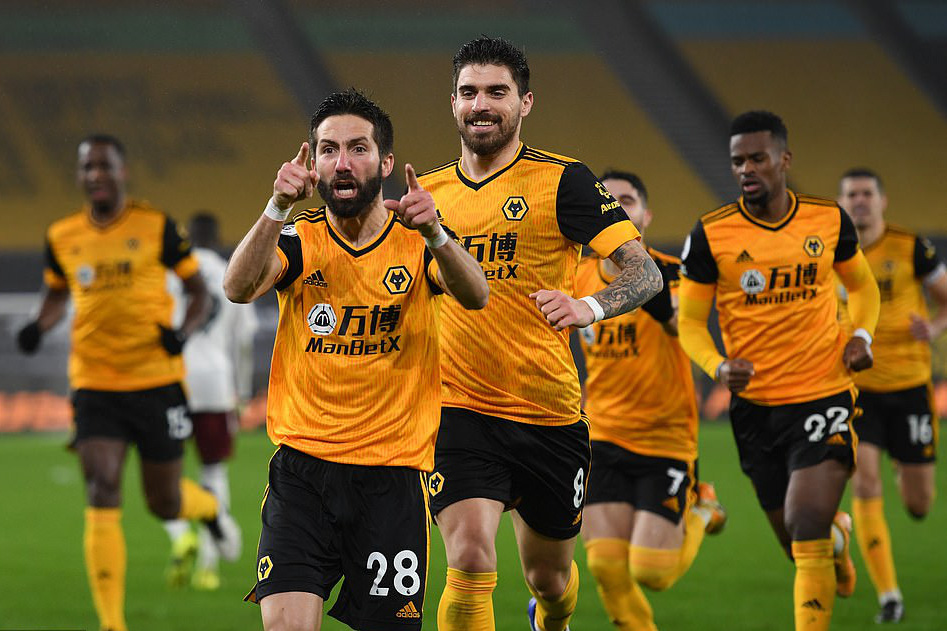 2 thẻ đỏ ngỡ ngàng, "Pháo thủ" thua ngược Wolverhampton
