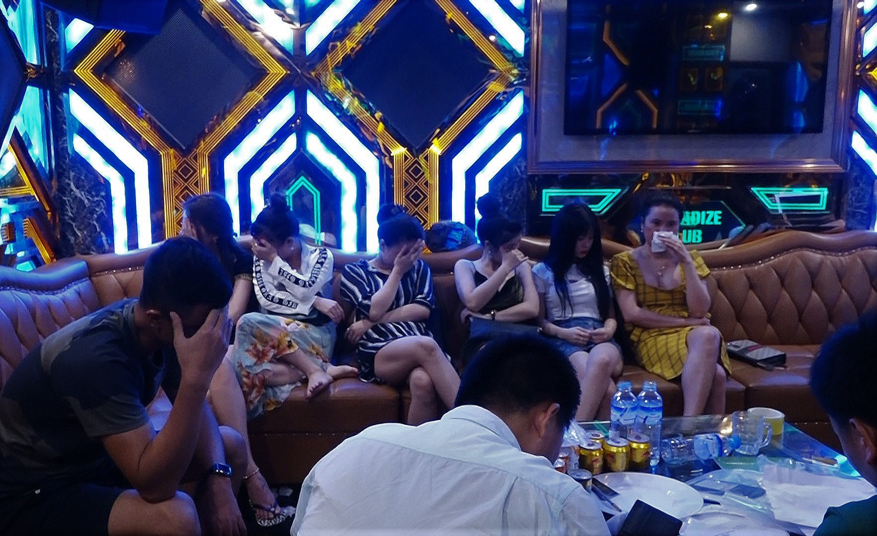 Quảng Bình đóng cửa quán bar, karaoke, massage… để phòng dịch Covid-19