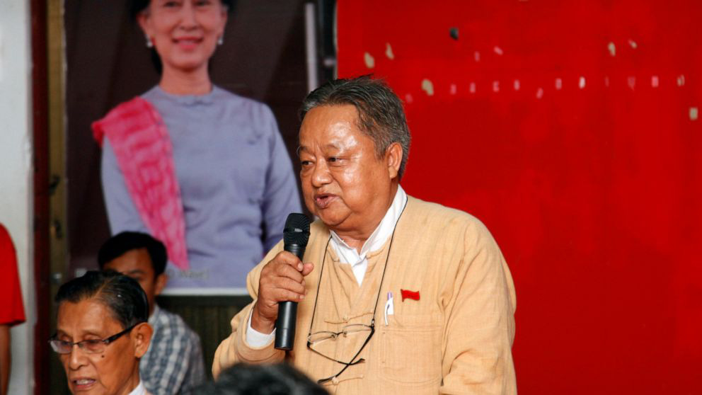 Trợ lý thân cận của bà Aung San Suu Kyi bị bắt lúc nửa đêm