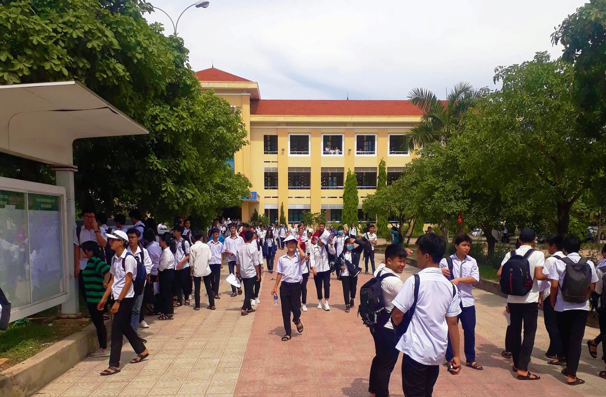 Công văn "hỏa tốc" ở Quảng Bình khiến phụ huynh, học sinh thích thú