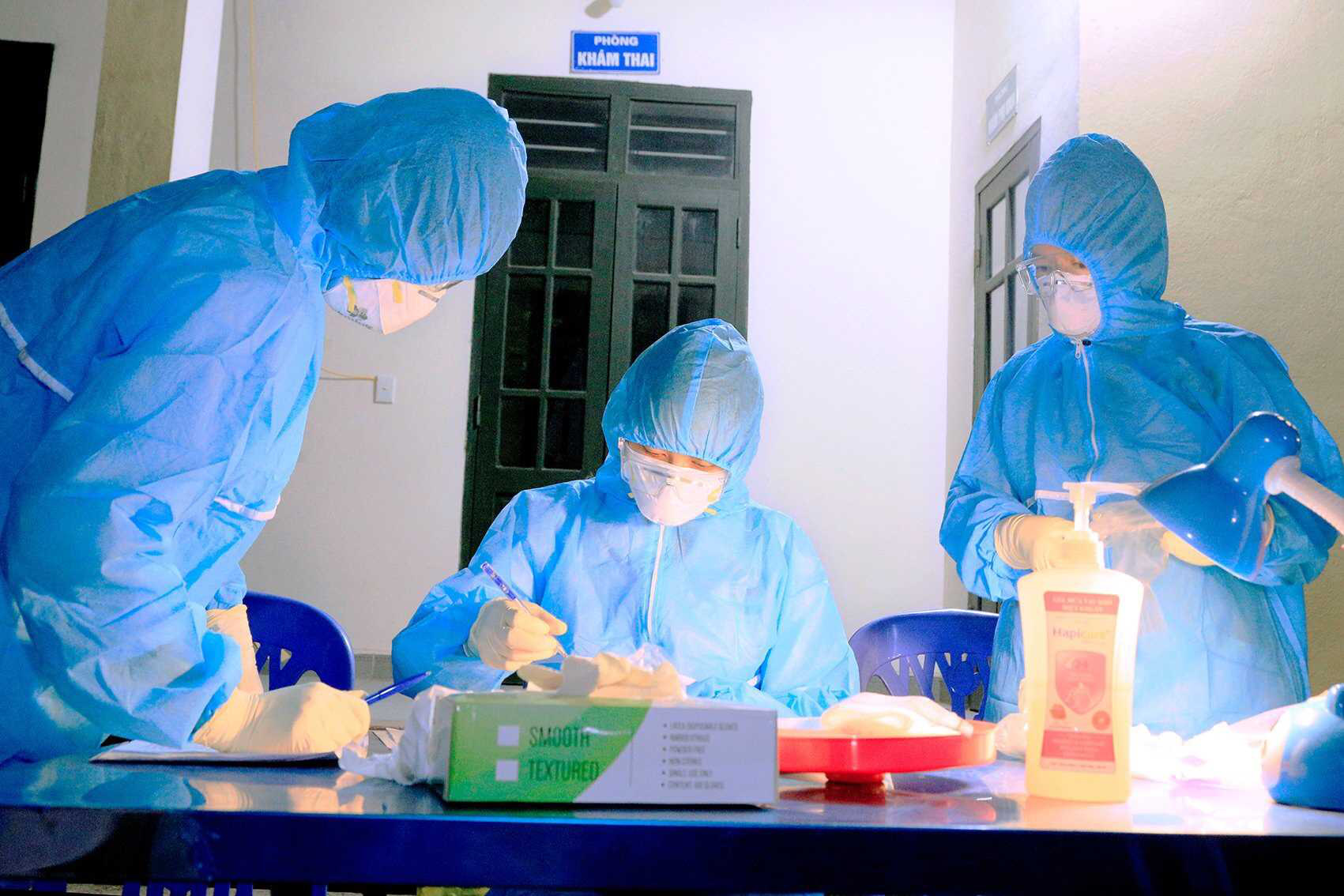 Từ ngày 16-2, Quảng Ninh xét nghiệm Covid-19 theo yêu cầu - Ảnh 1.