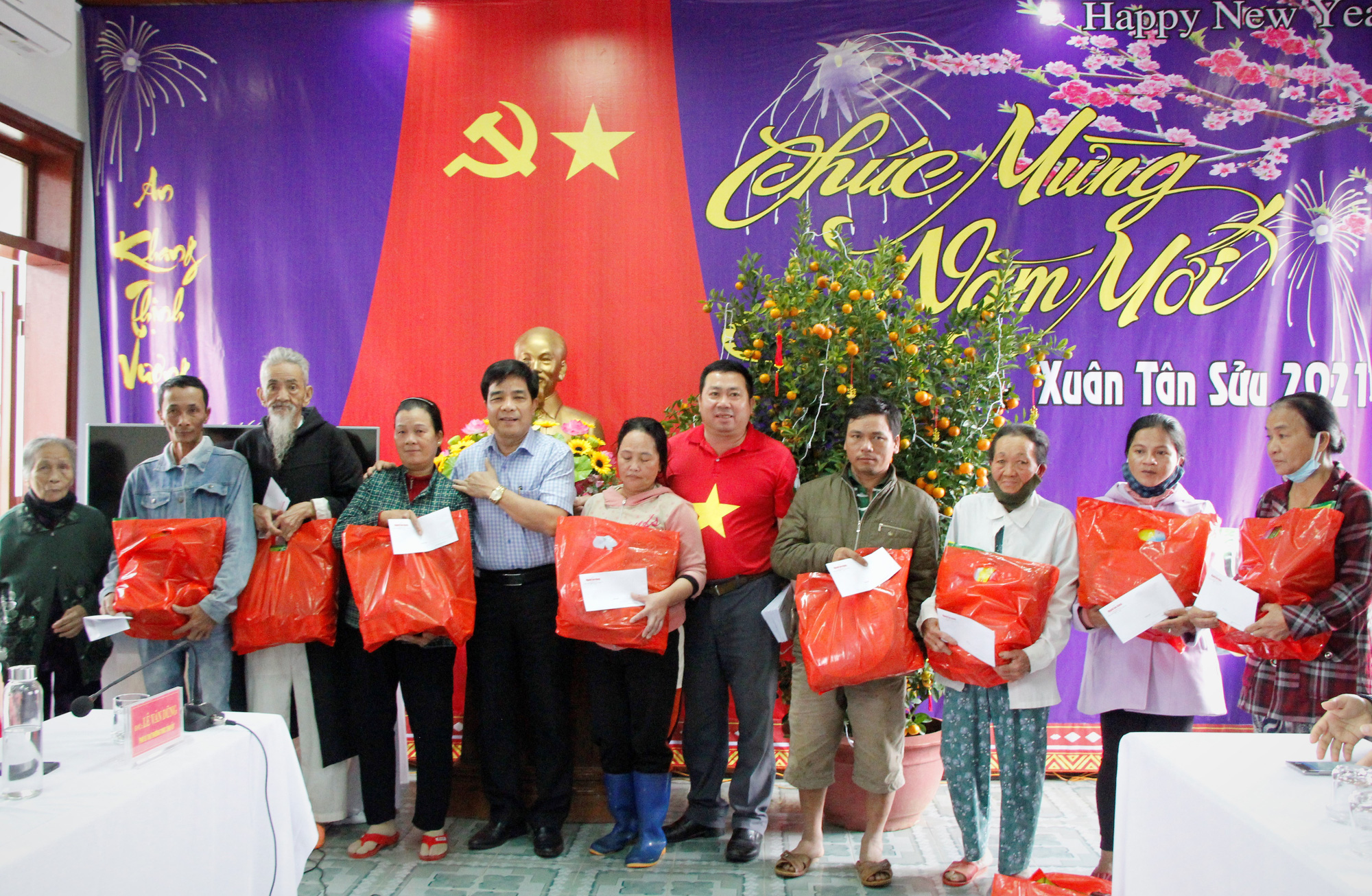 Chương trình “Trái tim miền Trung” trở lại với đồng bào miền núi Quảng Nam - Ảnh 6.