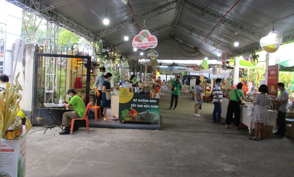B&aacute;nh chưng hữu cơ &ldquo;ch&aacute;y h&agrave;ng&rdquo; - Ảnh 4.