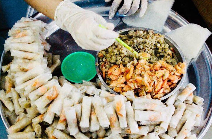 Chả ram tôm đất – từ món ăn dân dã đến đặc sản Bình Định - Ảnh 2.
