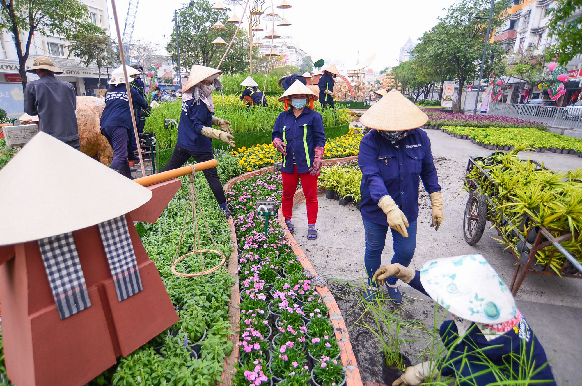 Đường hoa Nguyễn Huệ Tết T&acirc;n Sửu 2021 lộ diện trước ng&agrave;y khai mạc - Ảnh 3.