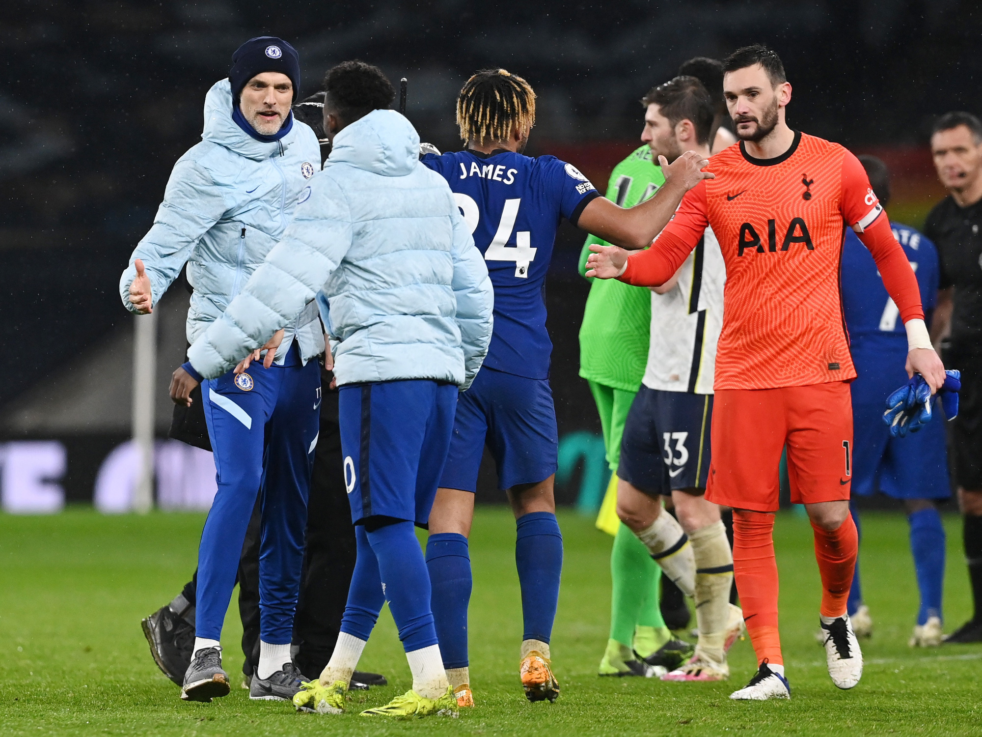 Tottenham chết tr&ecirc;n chấm phạt đền, Chelsea thắng derby London nghiệt ng&atilde; - Ảnh 1.