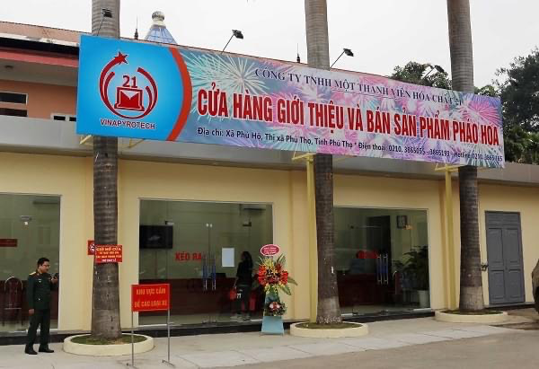 Danh sách các cửa hàng bán pháo hoa cho người dân dịp Tết Nguyên đán