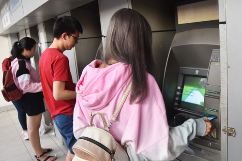 Bớt lo quá tải ATM dịp Tết