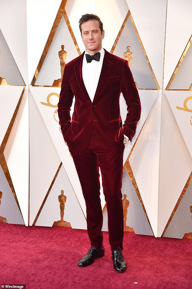 T&agrave;i tử Armie Hammer bị sa thải v&igrave; b&ecirc; bối muốn ăn thịt người, bạo d&acirc;m - Ảnh 1.