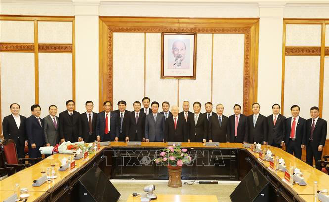 Ch&ugrave;m ảnh: Tổng B&iacute; thư, Chủ tịch nước trao Quyết định ph&acirc;n c&ocirc;ng Ủy vi&ecirc;n Bộ Ch&iacute;nh trị - Ảnh 8.