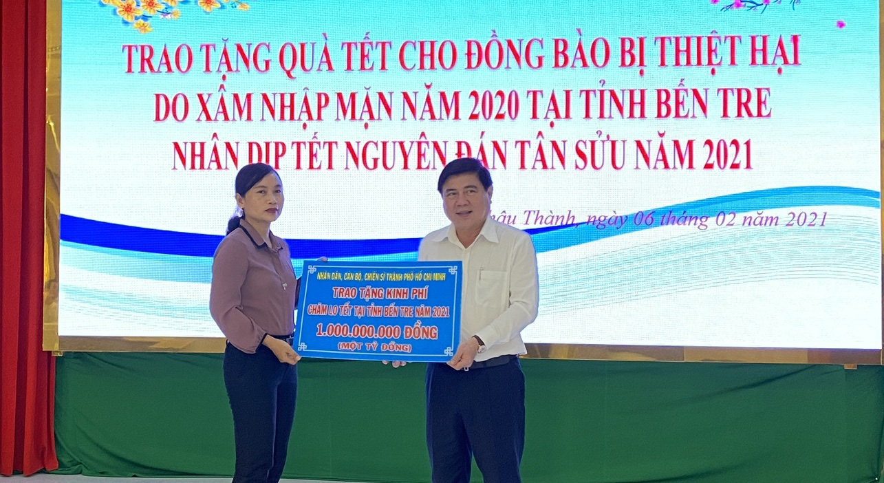 TP HCM tặng 1 tỉ đồng cho người dân bị hạn, mặn ở tỉnh Bến Tre