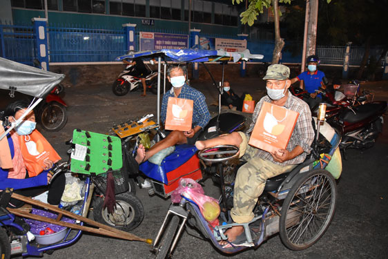 M&oacute;n qu&agrave; ấm &aacute;p đ&ecirc;m Xu&acirc;n - Ảnh 1.