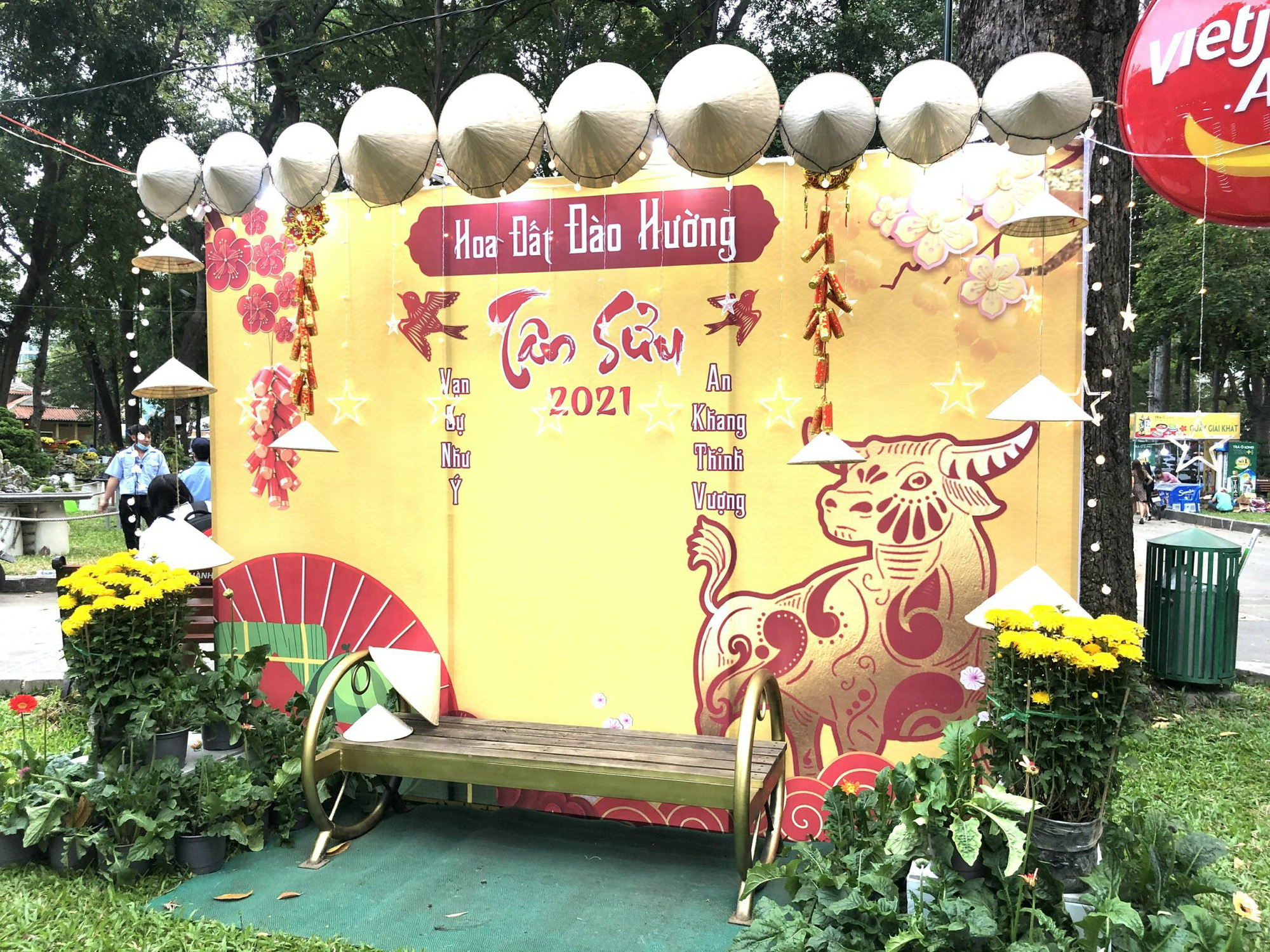 Khai mạc Hội Hoa Xu&acirc;n T&acirc;n Sửu tại c&ocirc;ng vi&ecirc;n Tao Đ&agrave;n - Ảnh 2.