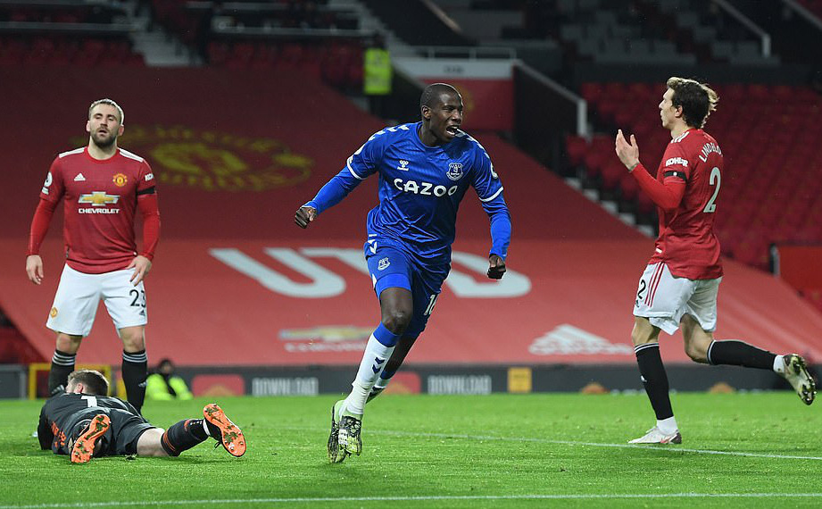 C&ocirc;ng l&agrave;m thủ ph&aacute;, Man United đ&aacute;nh rơi chiến thắng ở Old Trafford - Ảnh 6.