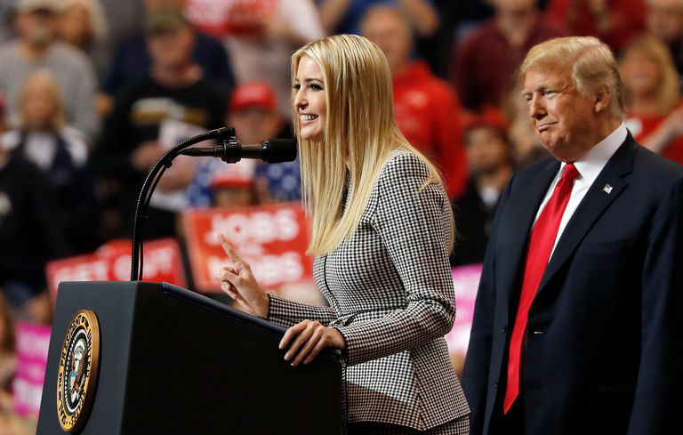 Ivanka - người đứng sau quyết định ân xá phút chót của ông Trump?