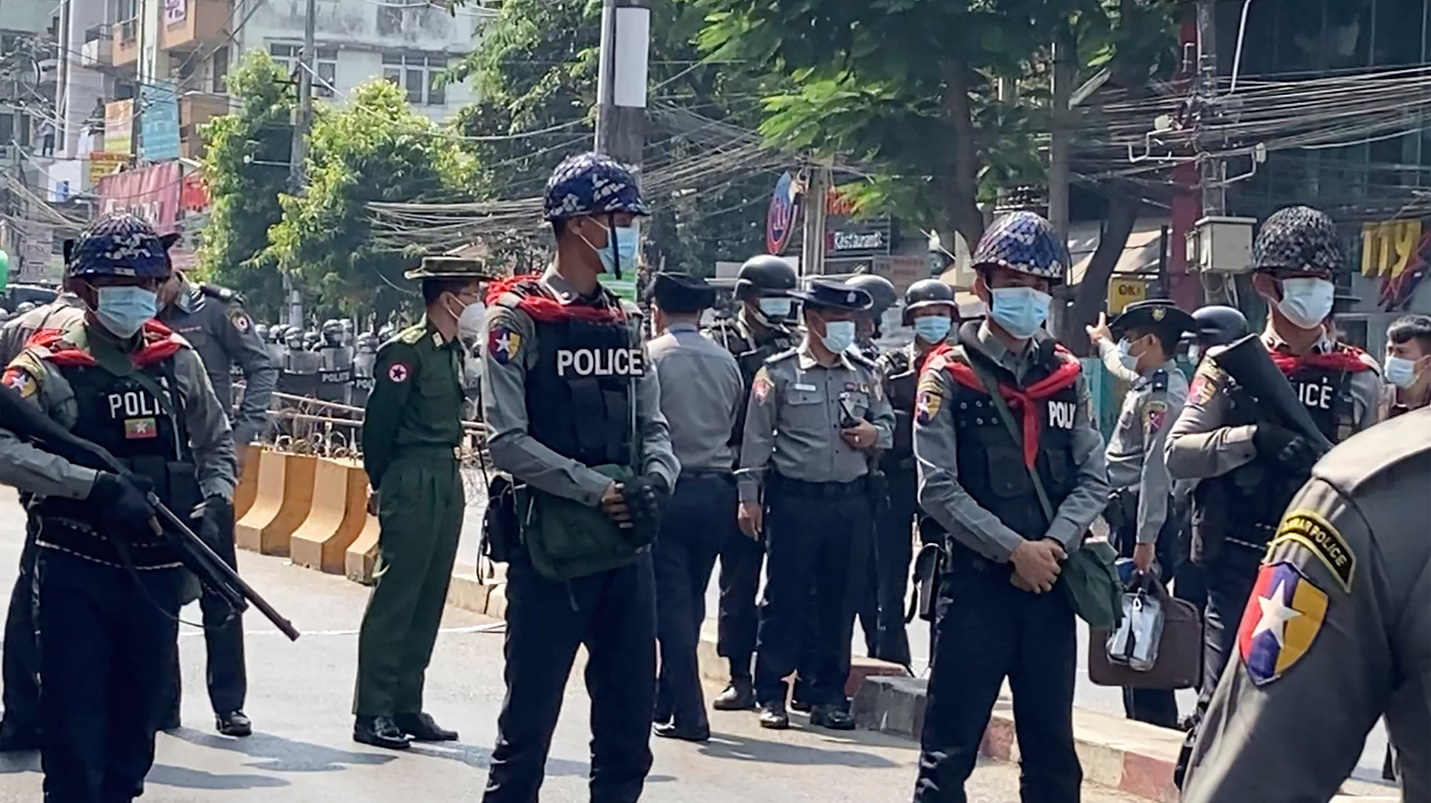 Hàng chục ngàn người biểu tình ở Myanmar