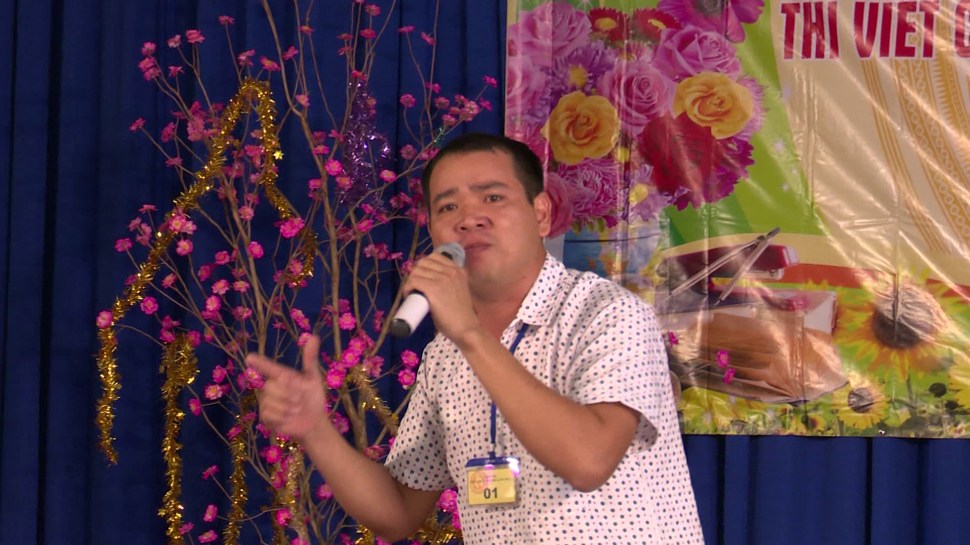 CLIP: Ấm áp hội thi “Tiếng hát bolero” cho phạm nhân trong trại giam
