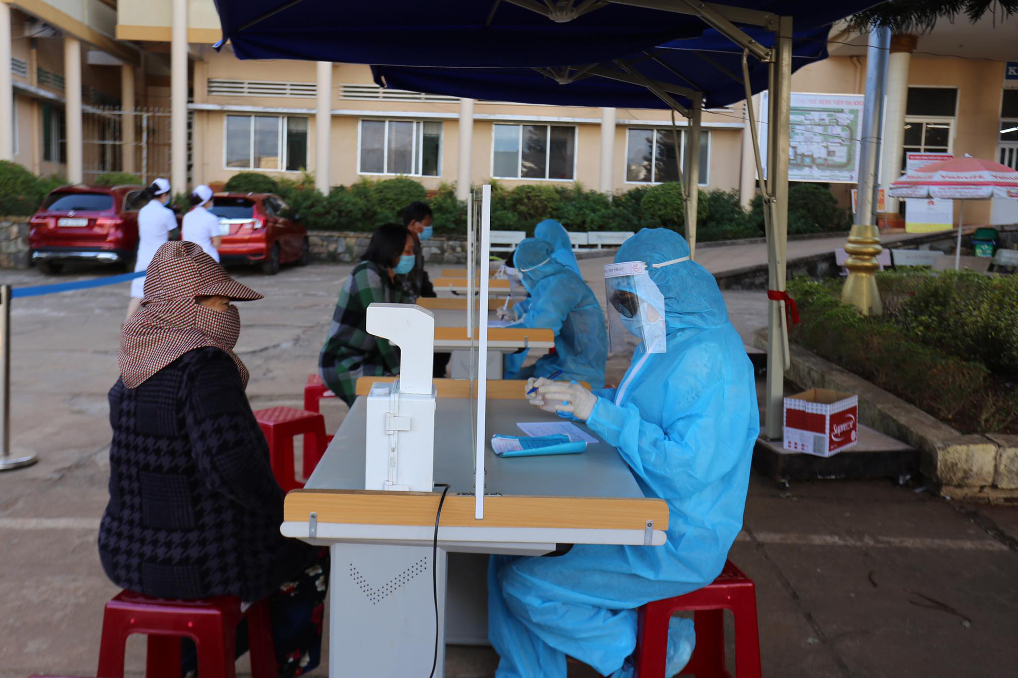 Gia Lai ghi nhận 1 ca nghi mắc Covid-19, c&oacute; 18 người F1 v&agrave; 95 người F2 - Ảnh 1.
