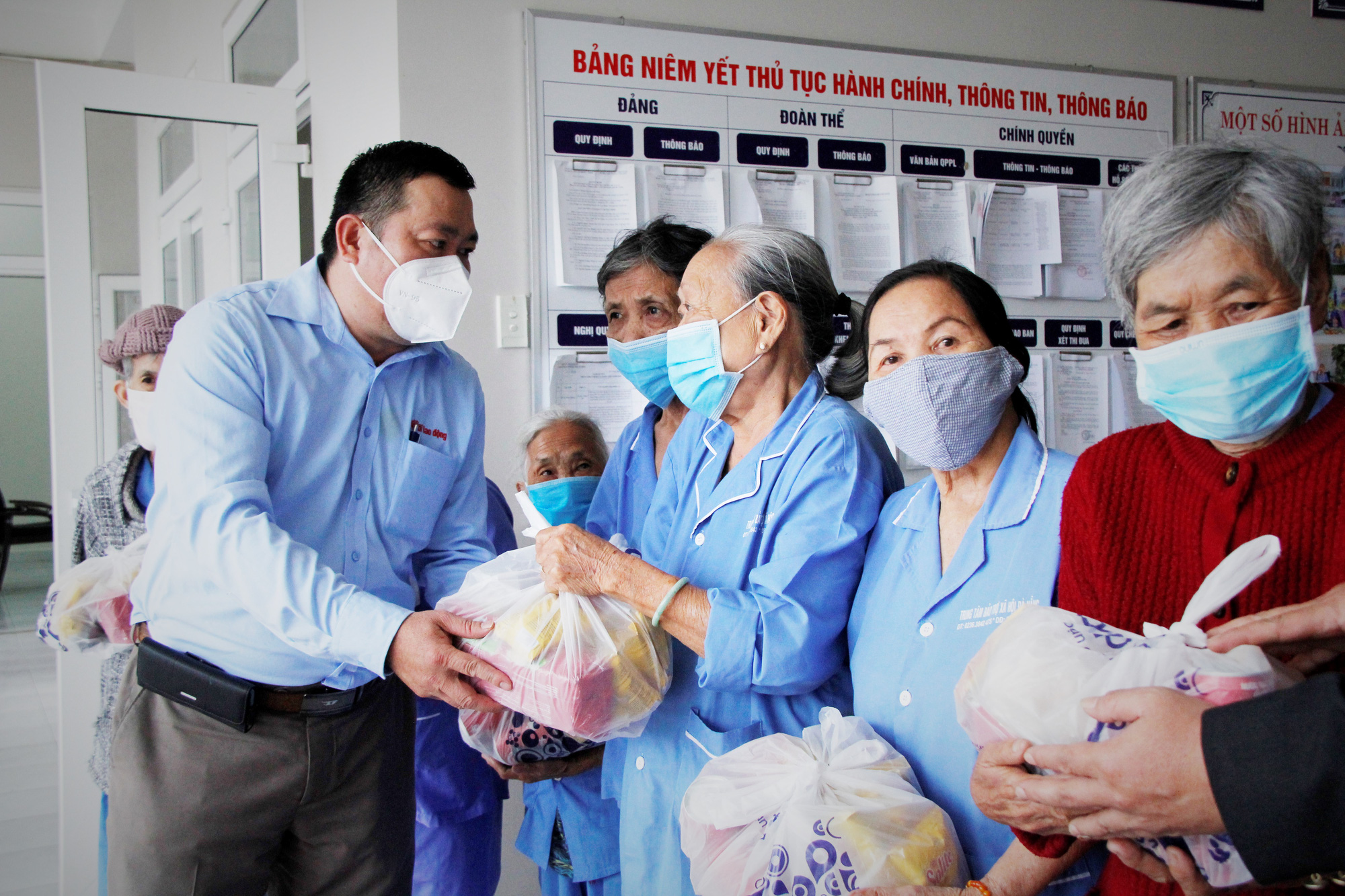 Tết ấm cho người vô gia cư” đến với Trung tâm Bảo trợ xã hội Đà Nẵng - Ảnh 3.