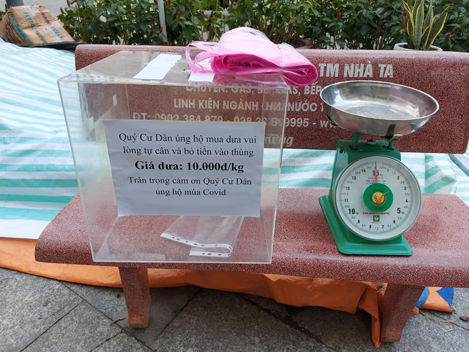 Bất ngờ với gian hàng không người bán ở quận 8, TP HCM