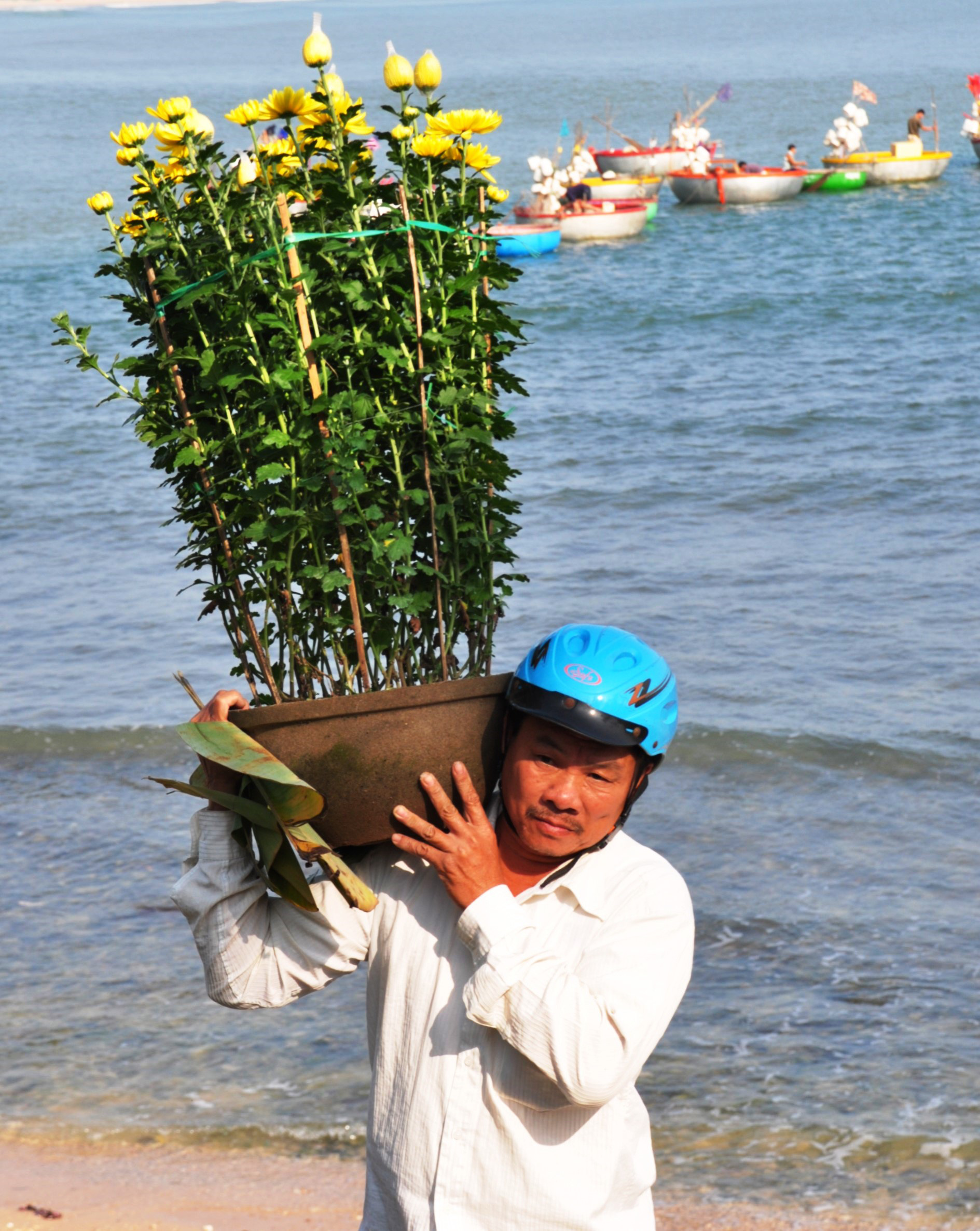 Tết sớm tr&ecirc;n những con t&agrave;u đi Ho&agrave;ng Sa, Trường Sa - Ảnh 4.