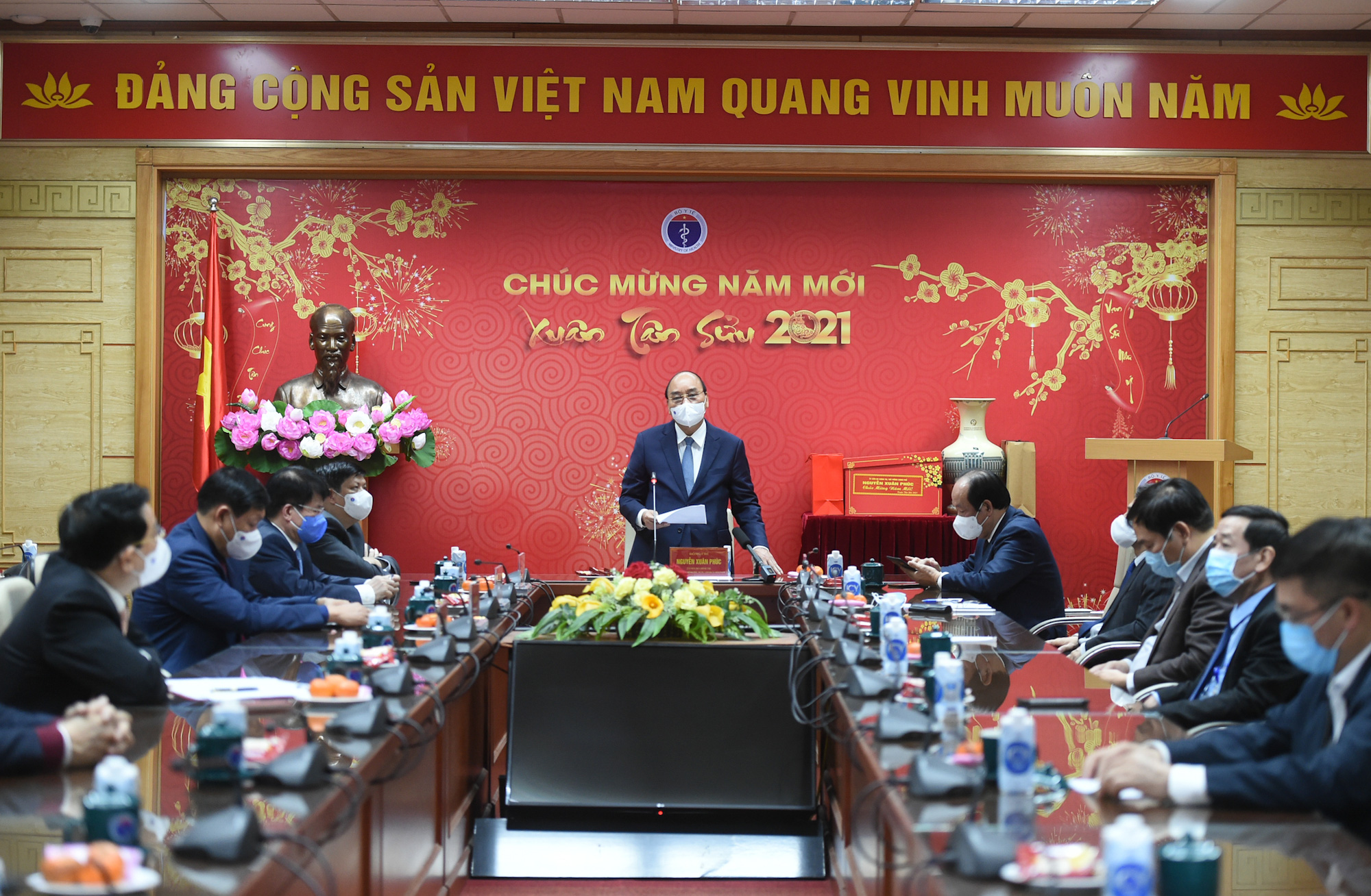 Thủ tướng Nguyễn Xu&acirc;n Ph&uacute;c: Tr&acirc;n qu&yacute; tinh thần hy sinh của c&aacute;c chiến sĩ &aacute;o trắng - Ảnh 2.