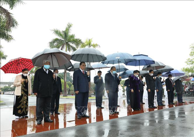 L&atilde;nh đạo Đảng, Nh&agrave; nước v&agrave;o Lăng viếng Chủ tịch Hồ Ch&iacute; Minh nh&acirc;n dịp Tết T&acirc;n Sửu - Ảnh 7.