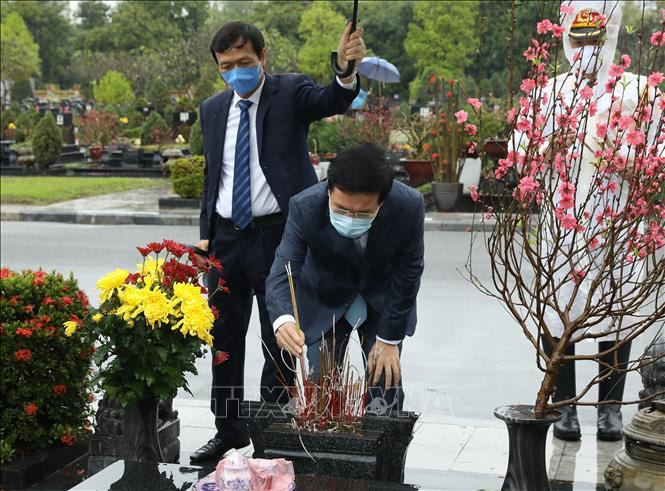 L&atilde;nh đạo Đảng, Nh&agrave; nước v&agrave;o Lăng viếng Chủ tịch Hồ Ch&iacute; Minh nh&acirc;n dịp Tết T&acirc;n Sửu - Ảnh 9.