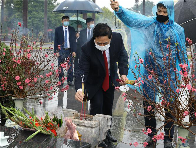 L&atilde;nh đạo Đảng, Nh&agrave; nước v&agrave;o Lăng viếng Chủ tịch Hồ Ch&iacute; Minh nh&acirc;n dịp Tết T&acirc;n Sửu - Ảnh 10.