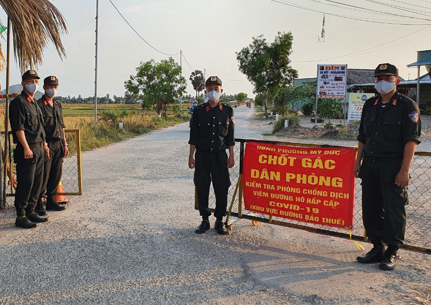 Siết chặt vùng biên