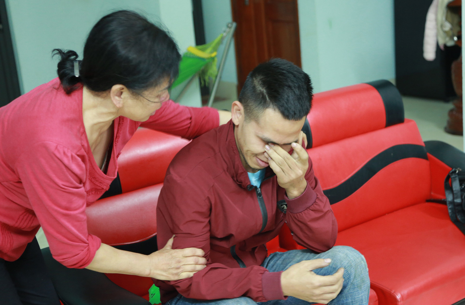 "Người hùng" cả đêm thao thức với khoảnh khắc đỡ bé gái 3 tuổi rơi từ tầng 12A chung cư