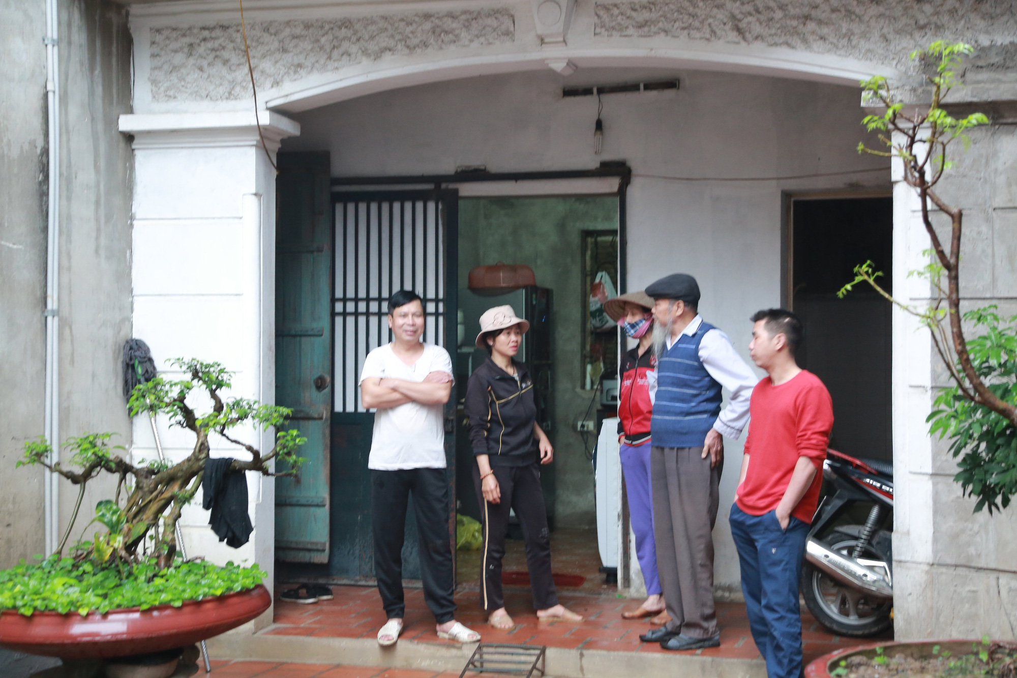 Người h&ugrave;ng cả đ&ecirc;m thao thức với khoảnh khắc đỡ b&eacute; g&aacute;i 3 tuổi rơi từ tầng 12A chung cư - Ảnh 3.