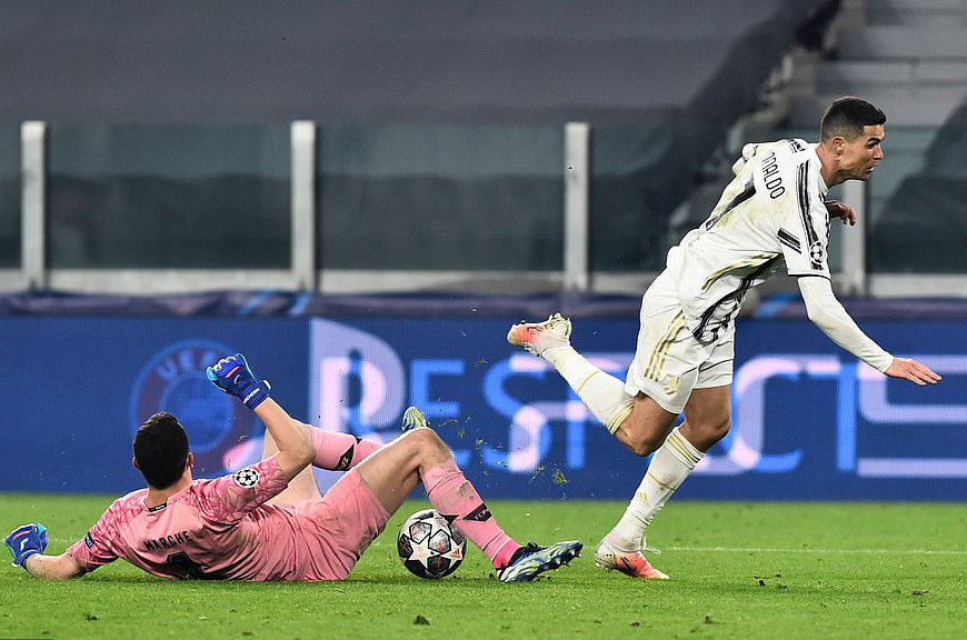 Ngược d&ograve;ng thảm hại tại Turin, Juventus thua tan t&aacute;c Champions League - Ảnh 6.