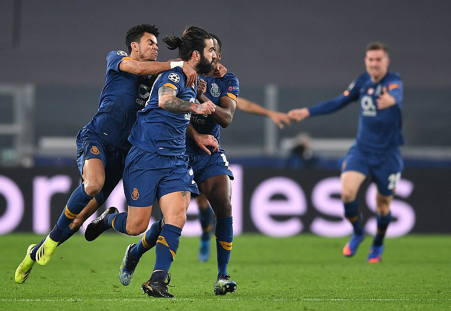 Ngược d&ograve;ng thảm hại tại Turin, Juventus thua tan t&aacute;c Champions League - Ảnh 7.