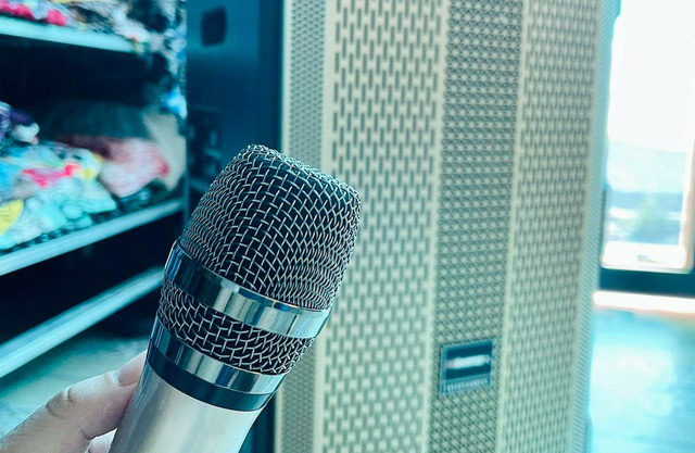 Không để "hung thần" karaoke muốn làm gì cũng được!
