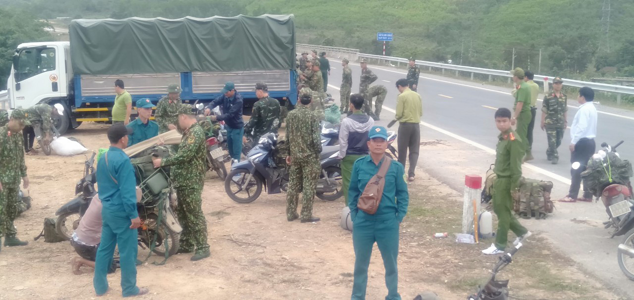 Đà Nẵng: Huy động hơn 100 người đánh sập 29 hầm vàng trái phép