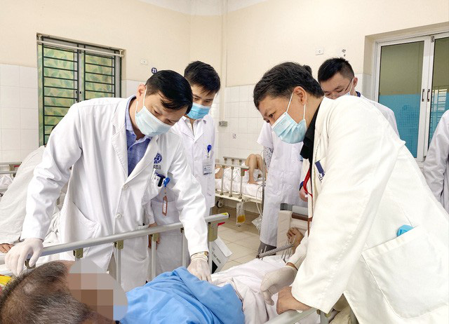 Người đàn ông nhiễm loại vi khuẩn nguy hiểm sau châm cứu chữa đau vai gáy - Ảnh 2.