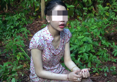 CLIP: Bắt giữ nhiều "hot girl" đi ôtô sang trọng từ TP HCM về Tiền Giang đánh bạc