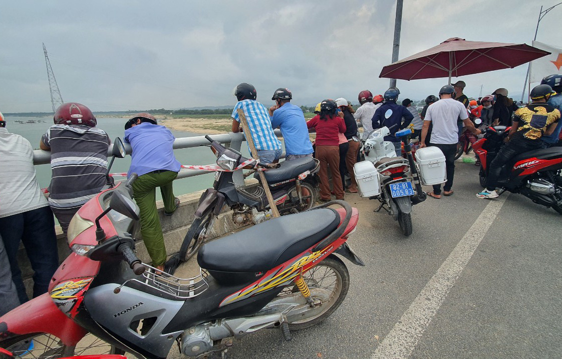 Tìm thấy thi thể người đàn ông nhảy cầu Giao Thủy