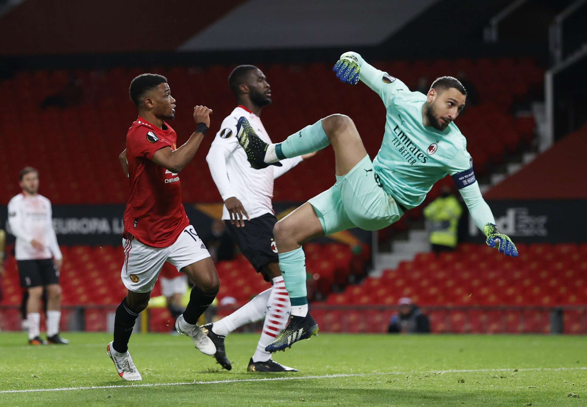 Tân binh lập đại công, Man United vẫn mất điểm ở Europa League - Ảnh 4.