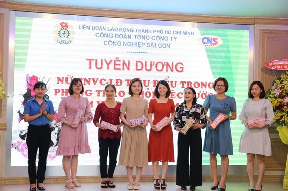 Tập trung chăm lo, hỗ trợ lao động nữ khó khăn - Ảnh 1.