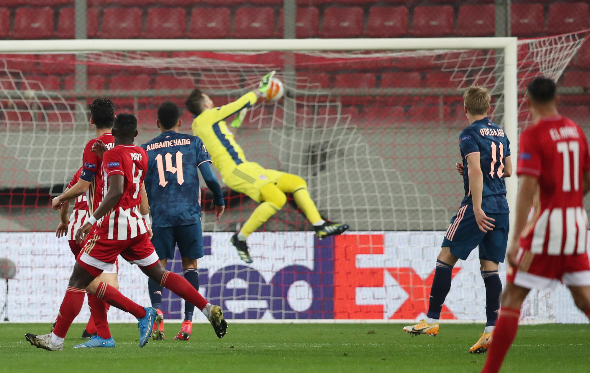 Sao tân binh lập siêu phẩm, Arsenal thắng tưng bừng Europa League - Ảnh 3.
