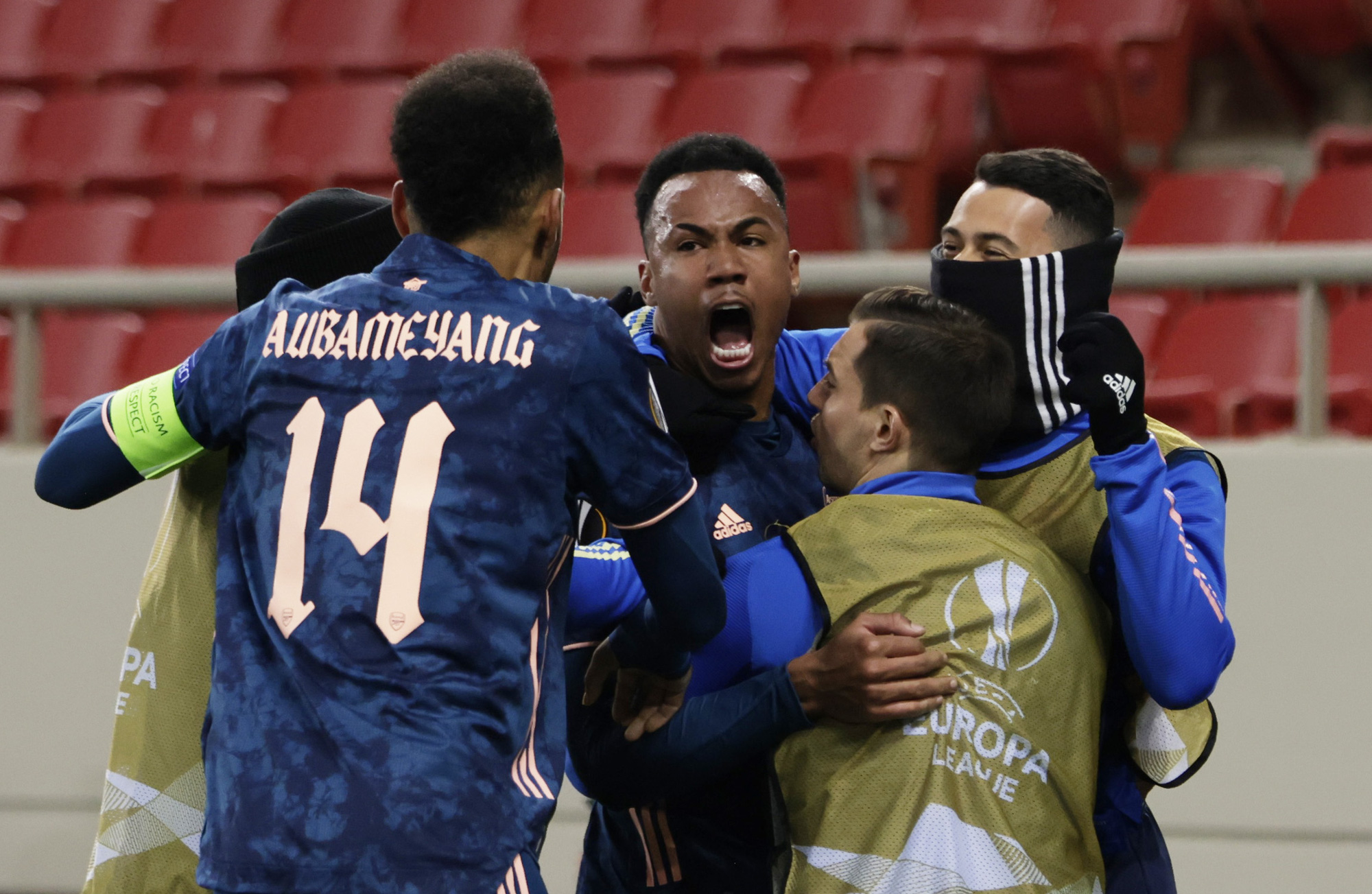 Sao tân binh lập siêu phẩm, Arsenal thắng tưng bừng Europa League - Ảnh 5.