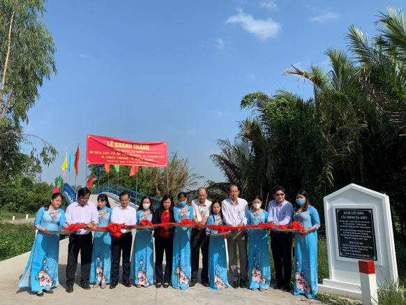 Quỹ Đinh Thiện Lý trao tặng 2 cây cầu ở Kiên Giang