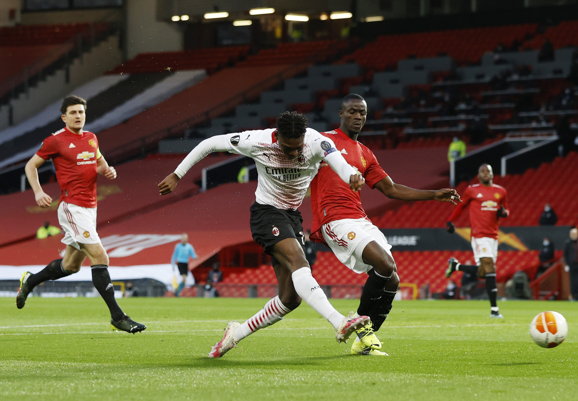 Tân binh lập đại công, Man United vẫn mất điểm ở Europa League - Ảnh 1.