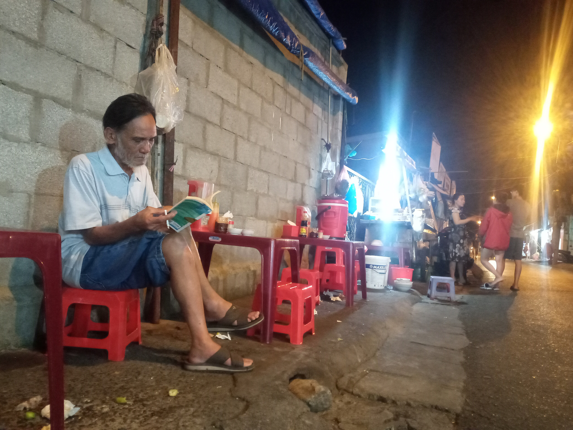 Cuộc thi viết “Từ trong ký ức”: Ông bạn già và những cuốn sách trong đời